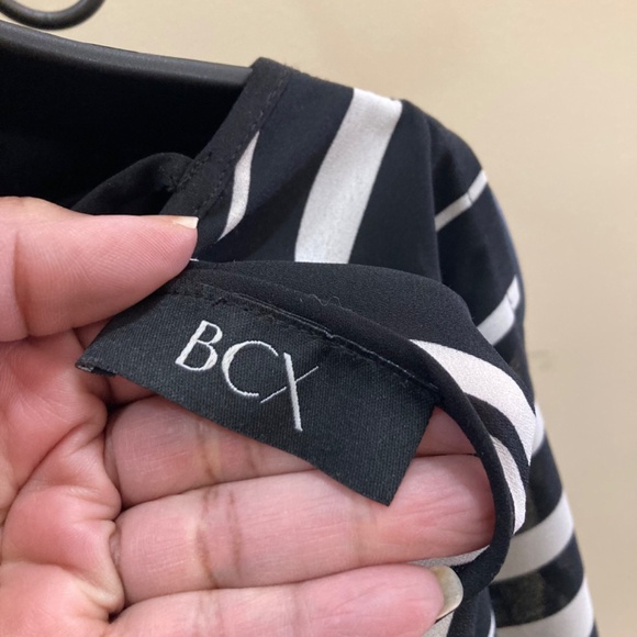 BCX Black & White Stripe Chiffon Cold Shoulder Poncho Top - Picture 11 of 14